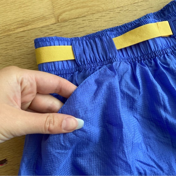 nike running shorts - Picture 2 of 7